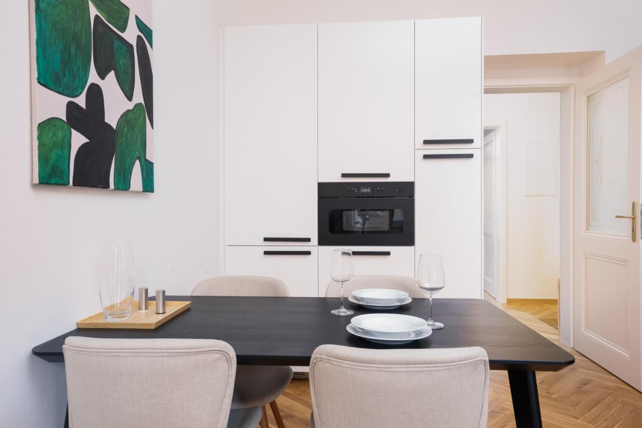 Days - Bright Flat - Small Balcony - Quiet Area Apartmán *